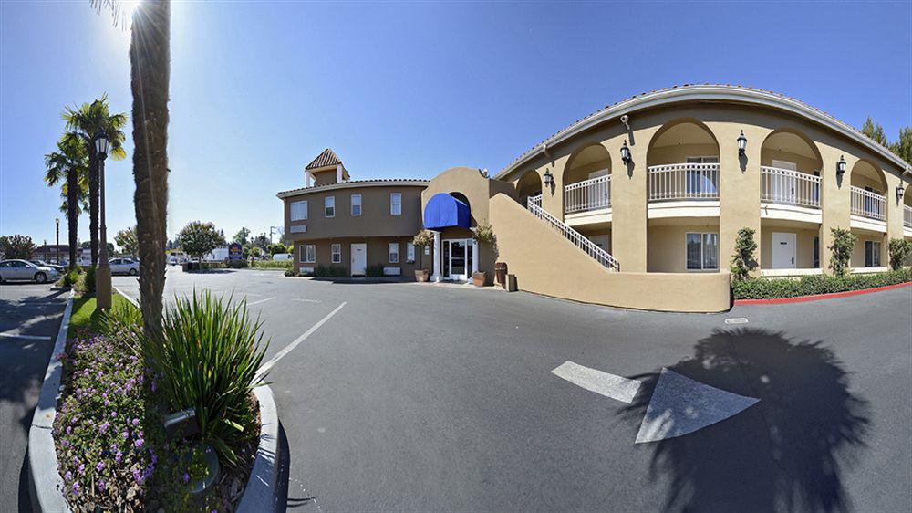 Comfort Inn & Suites Butler Exterior foto
